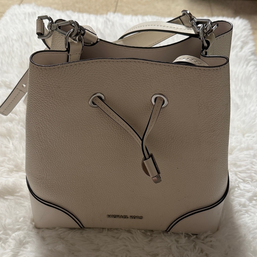 Michael Kors Off-White Bucket Bag